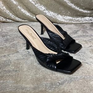 Black Anne Michelle Heel